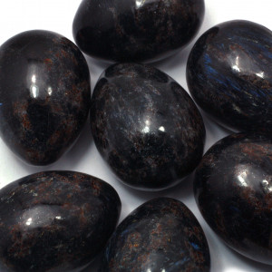 Egg, Arfvedsonite