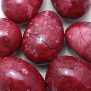 Egg, Howlite - Red