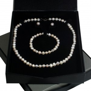 Boxed Jewellery Set - Pearl (White)  -  Reduced to clear -  50% off